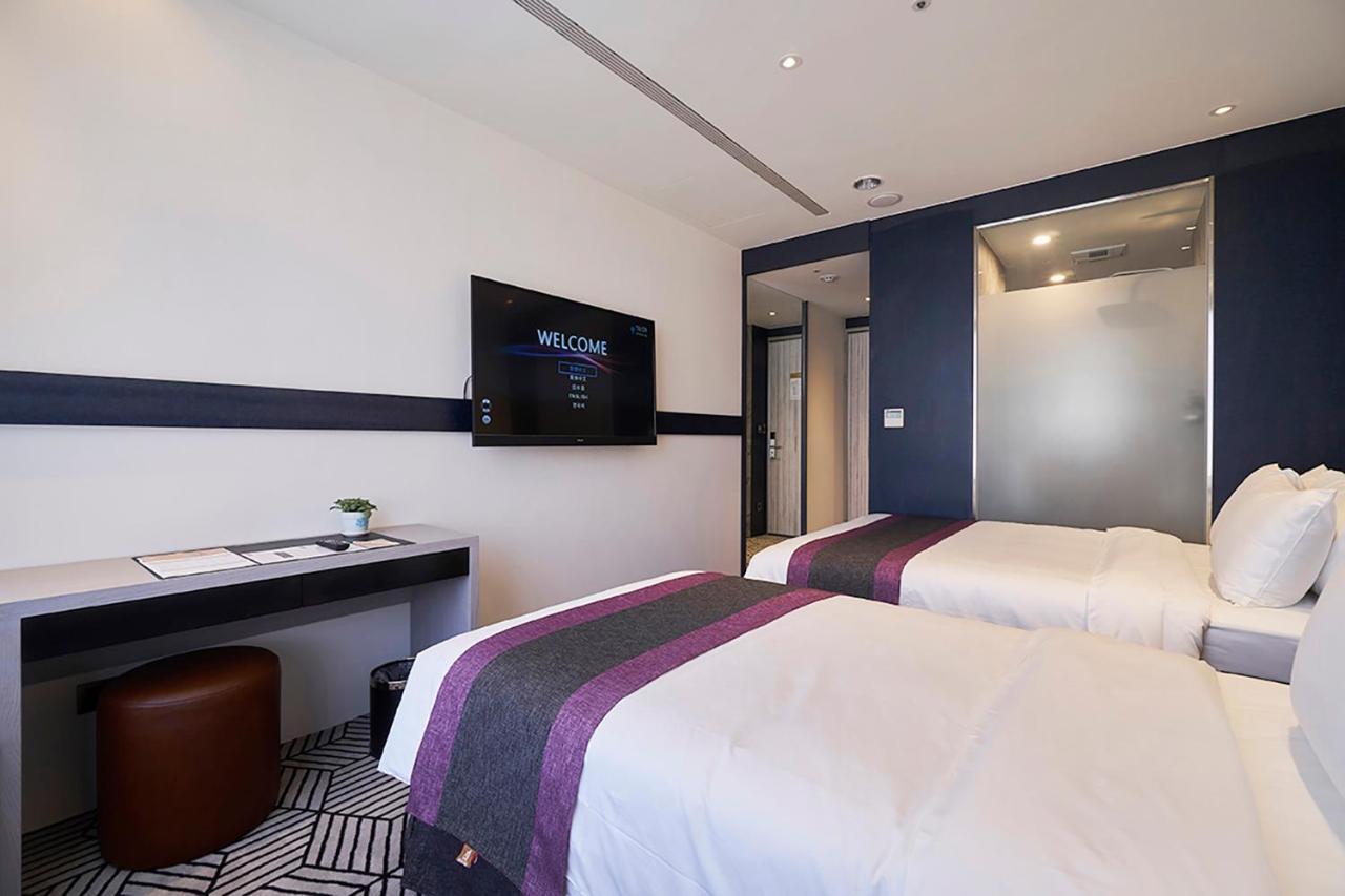 טאיצ'ונג Royal Roi Hotel מראה חיצוני תמונה